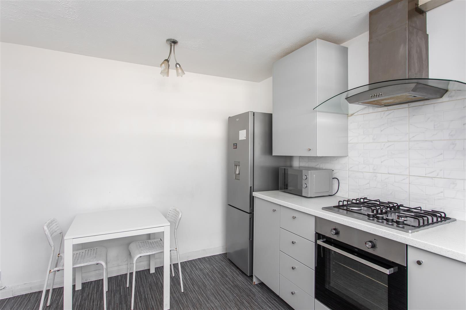 3 bed property in Gough Walk, Poplar